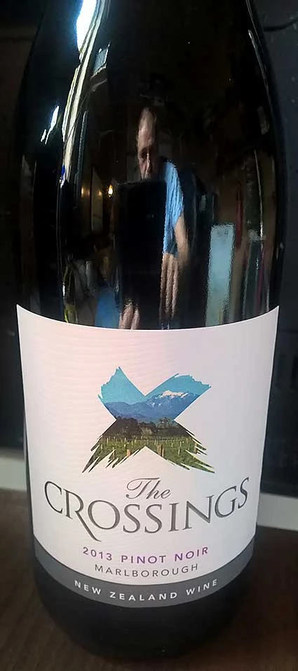 Pinot Noir ( The Crossings Estate ) 2011