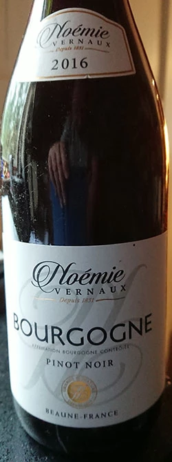 Bourgogne Rouge ( Noemie Vernaux ) 2016